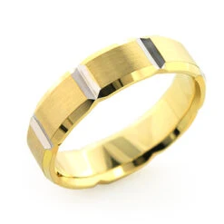 14K Yellow Gold Ornamented Wedding Band For Men